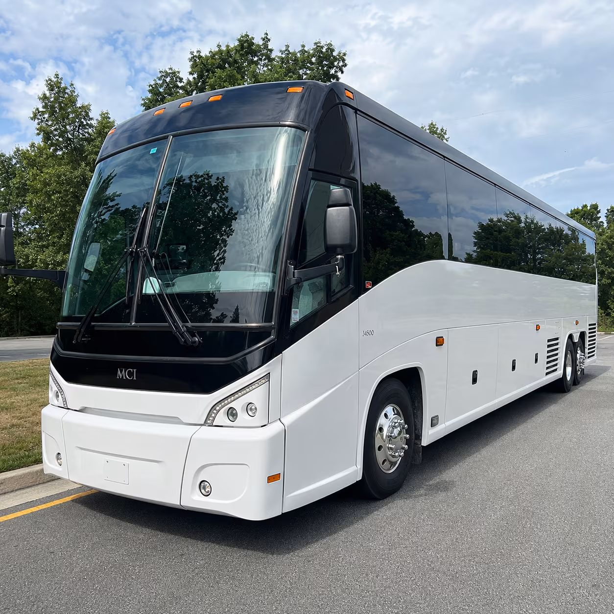 choosing the right bus size for your pleasanton airport run